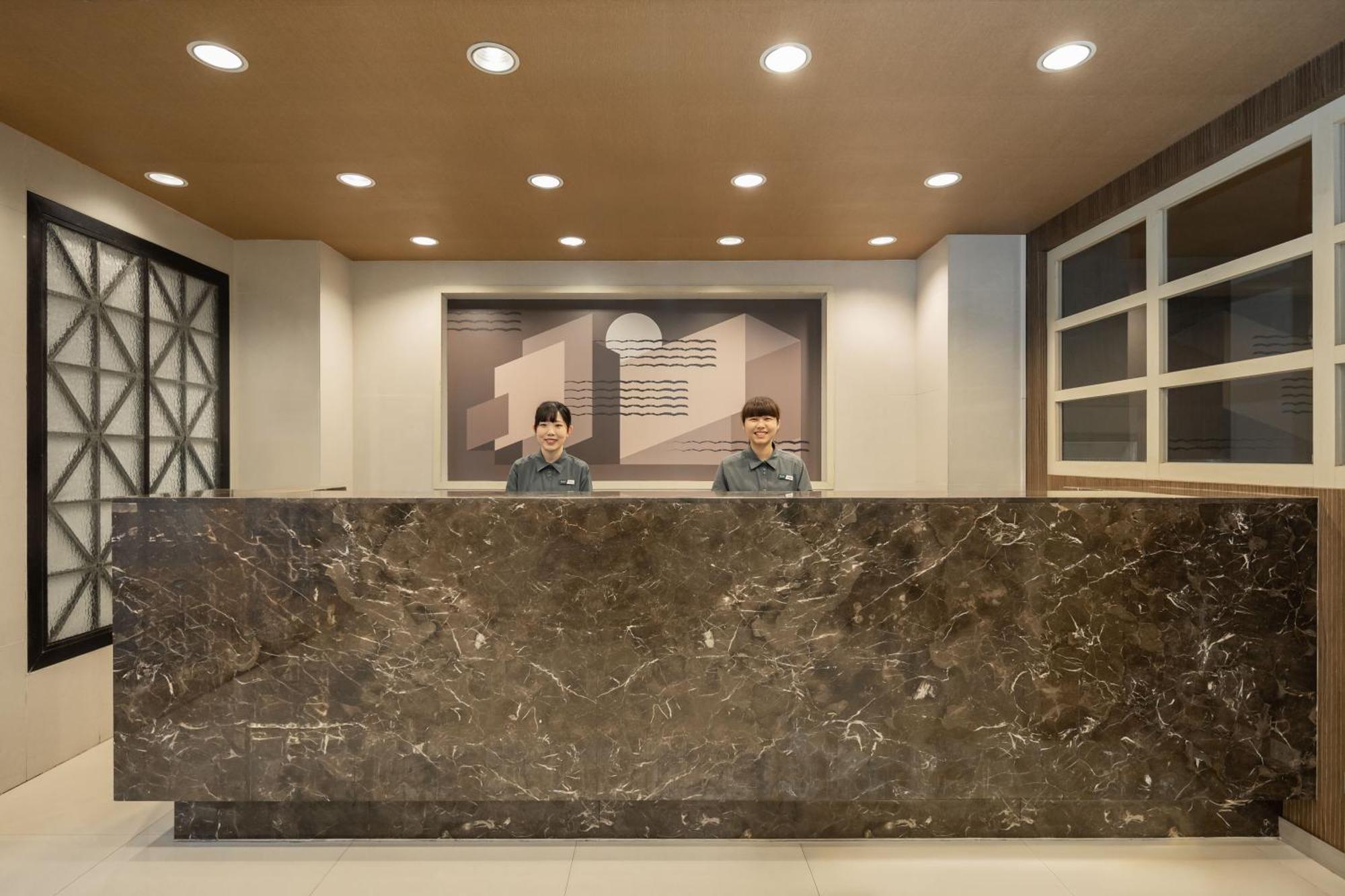Kindness Hotel - Tainan Minsheng Exteriör bild