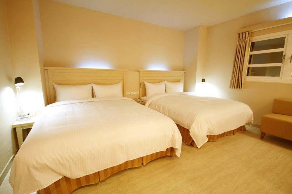 Kindness Hotel - Tainan Minsheng Exteriör bild
